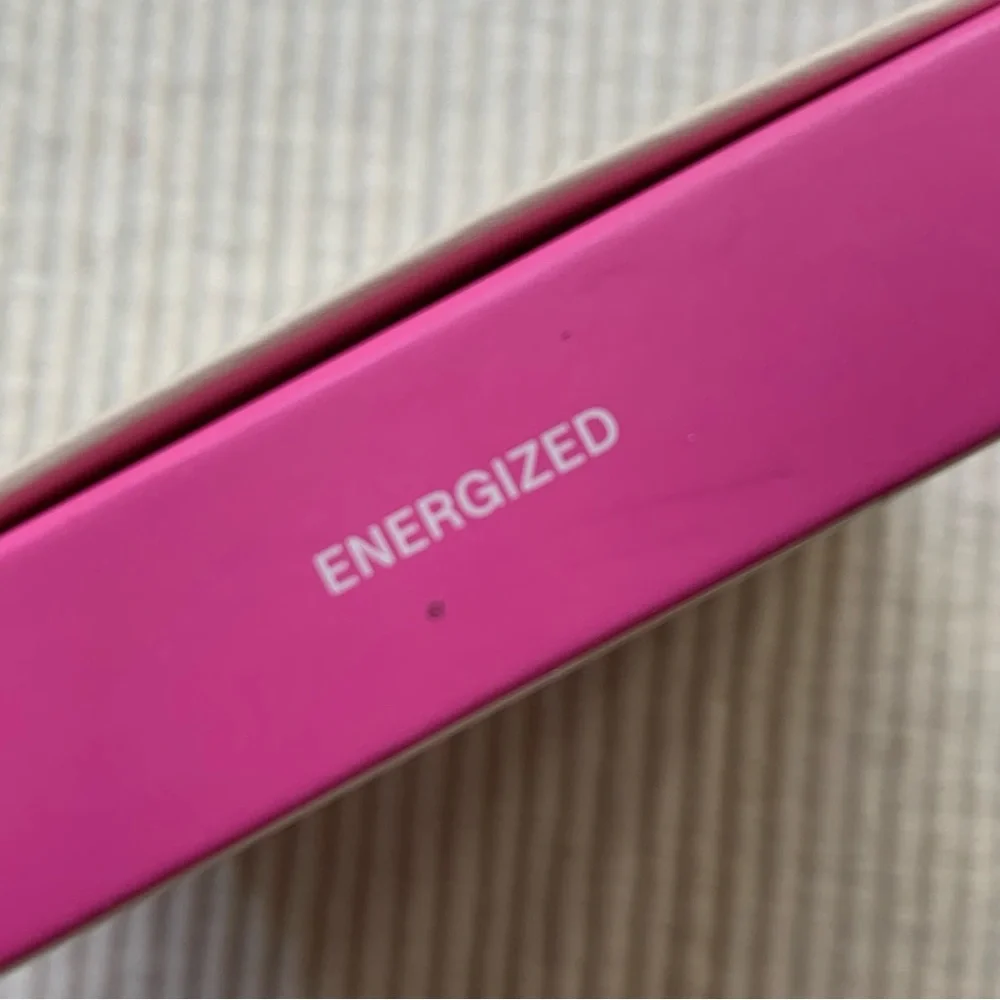 Morphe Huephoric Rush 3-in-1 Silk Blush
Shade:  Energized - lavender - Picture 10 of 11